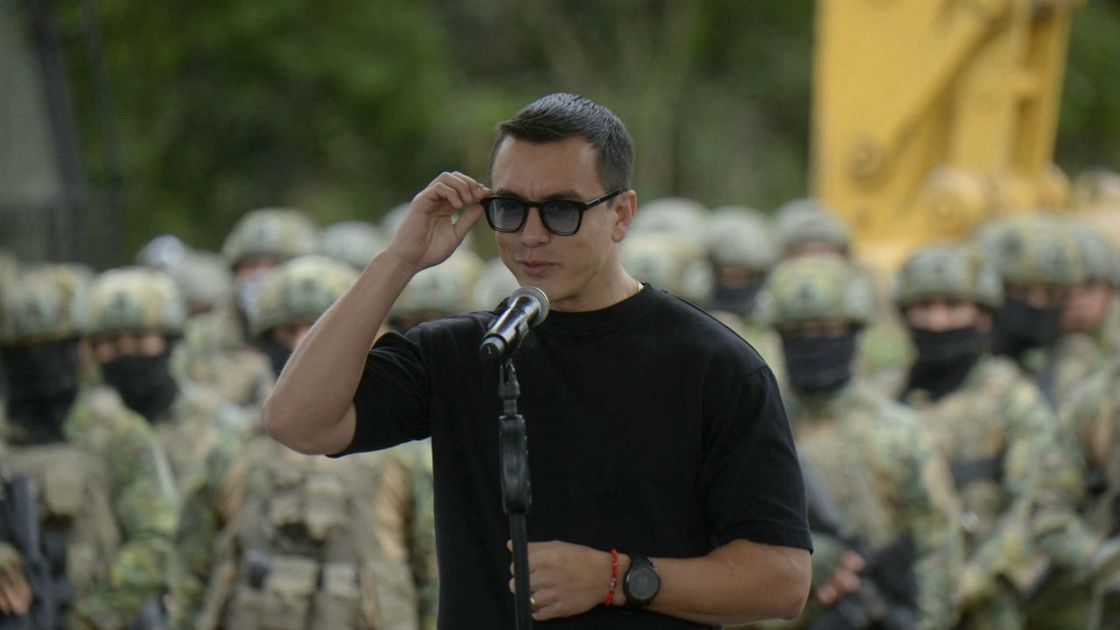 Gobierno de Noboa interrumpe ingreso ilegal de 60 alimentadores para armas desde EE.UU.