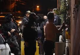Toque de queda en Guayaquil deja más de 50 aprehendidos y decomiso de armas y combustible ilegal