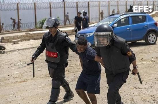 Marruecos detiene a 70 por violencia tras crisis migratoria en Ceuta