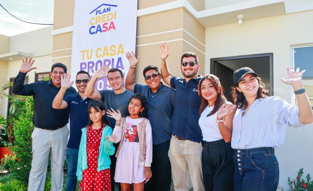 Gobierno entrega 125 viviendas en Chongón a familias guayaquileñas