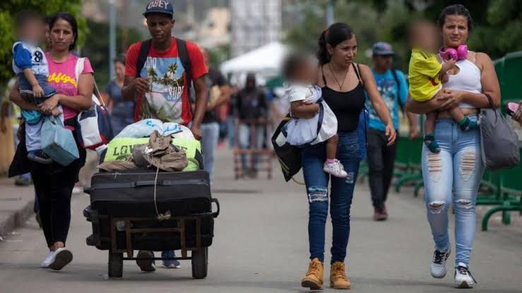 Europa refuerza fronteras ante crisis migratoria mientras Ecuador busca estabilidad regional