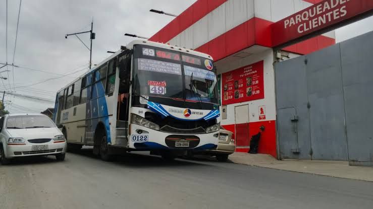 Asesinan a chofer de bus en el noroeste de Guayaquil
