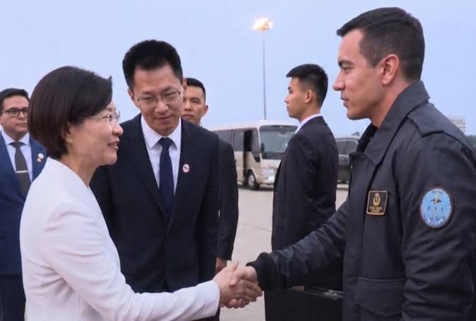 Daniel Noboa inicia en China su primera gira diplomática para impulsar exportaciones y seguridad