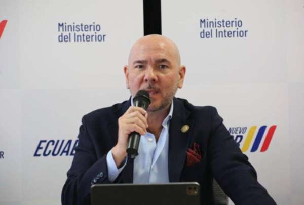 Ministro de Defensa anuncia plan integral de control fronterizo tras saneamiento fiscal del Estado