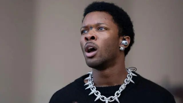 Rapero D4vd enfrenta posible pena de muerte tras ser acusado del asesinato de una adolescente en Estados Unidos