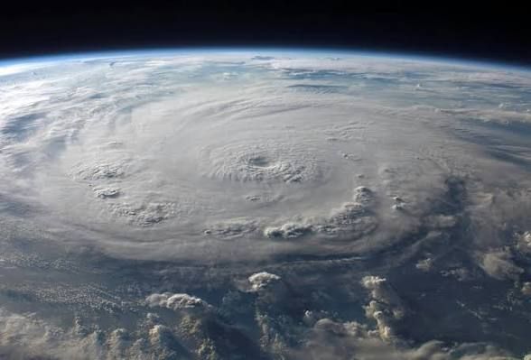 Uruguay activa alerta roja por ciclón extratropical que deja un fallecido