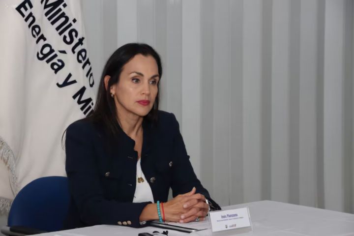 Ministra Manzano confirma firma de acta definitiva de hidroeléctrica Coca Codo Sinclair