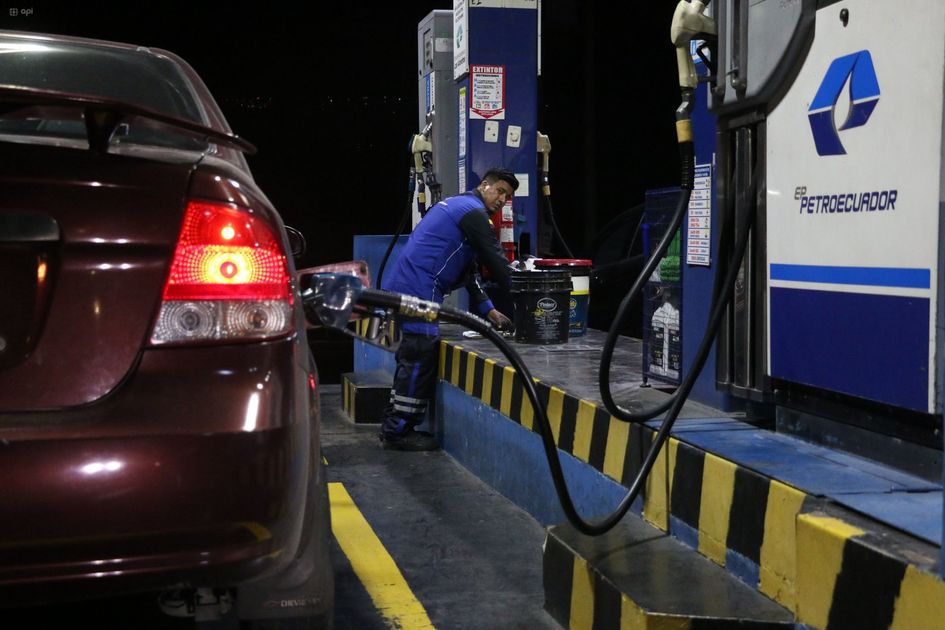 Guayaquil registra caída en precio de gasolina súper con listado oficial de estaciones para el ahorro