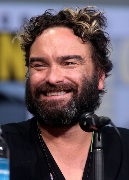 Johnny Galecki regresa a los escenarios tras siete años de ausencia