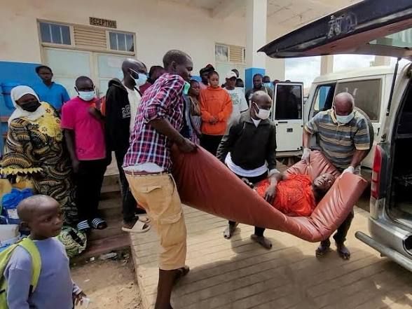 OMS declara emergencia internacional por brote de ébola en RDC y Uganda