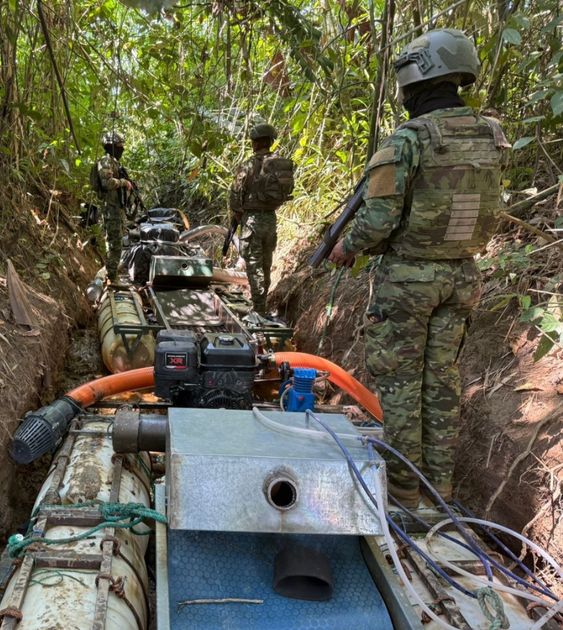 Fuerzas Armadas desarticulan tres frentes de minería ilegal en Napo con pérdida millonaria