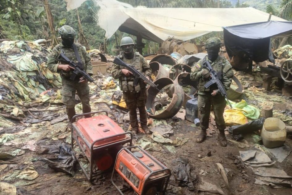 Fuerzas Armadas inhabilitan 25 ingresos a minas ilegales en Ecuador