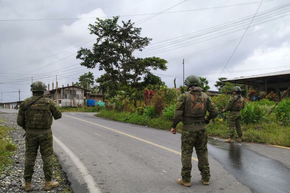 Dos militares heridos en enfrentamiento contra minería ilegal en Sucumbíos