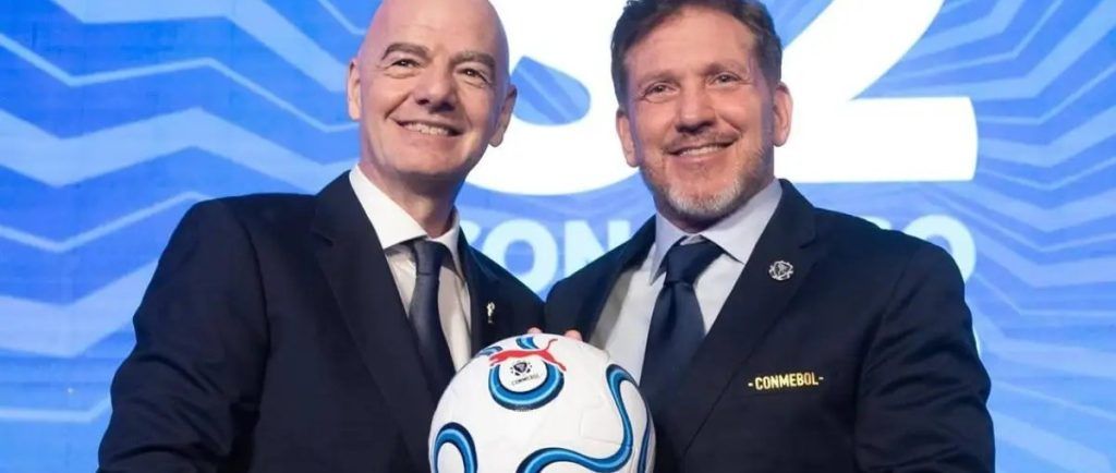 Alejandro Domínguez respalda a Gianni Infantino y defiende su gestión