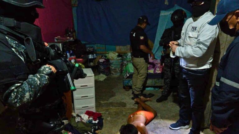 Desarticulan red vinculada a Los Choneros que movía hasta 800 millones de dólares en Ecuador