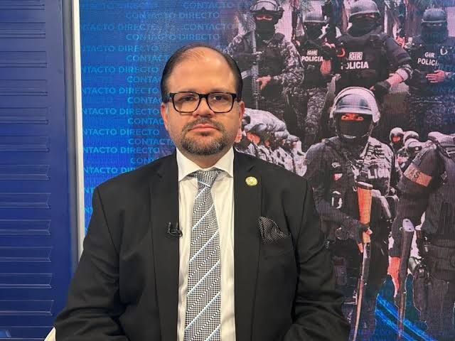 Ministro Reimberg exige a fiscales protegidos mantener la firmeza ante presiones del crimen organizado