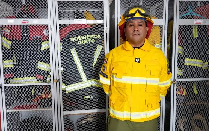 Bomberos de Quito: El legado humano tras el uniforme