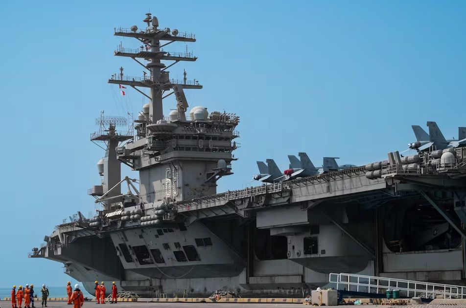 Portaaviones USS Nimitz y destructor USS Gridley arriban a Ecuador para ejercicios militares conjuntos