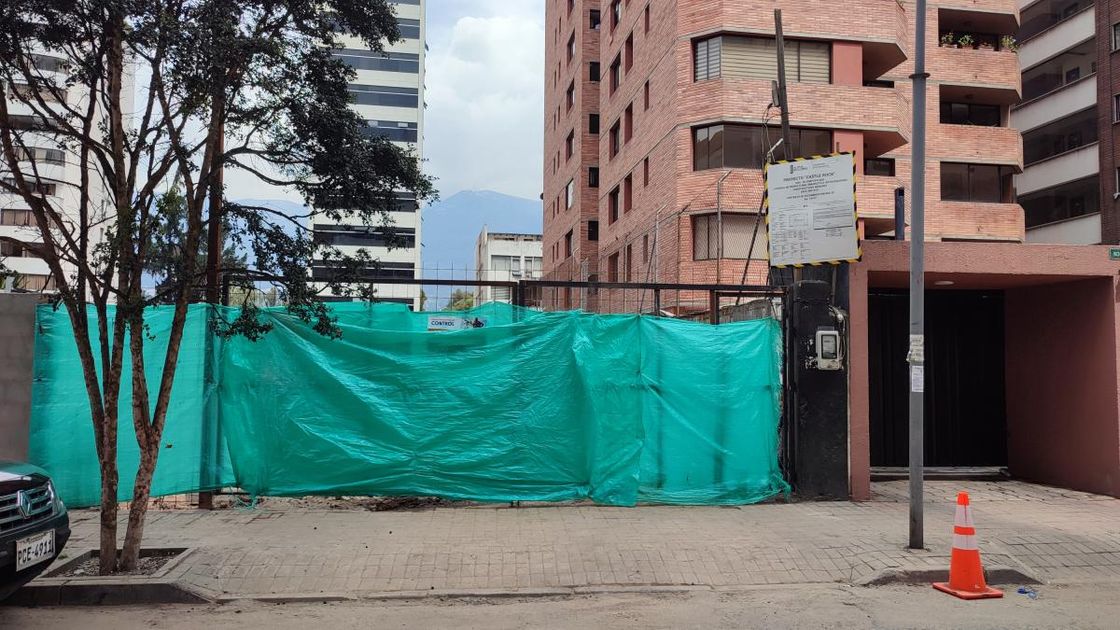 Municipio de Quito sanciona con más de USD 123.000 a constructora por edificios sin permisos en La Carolina