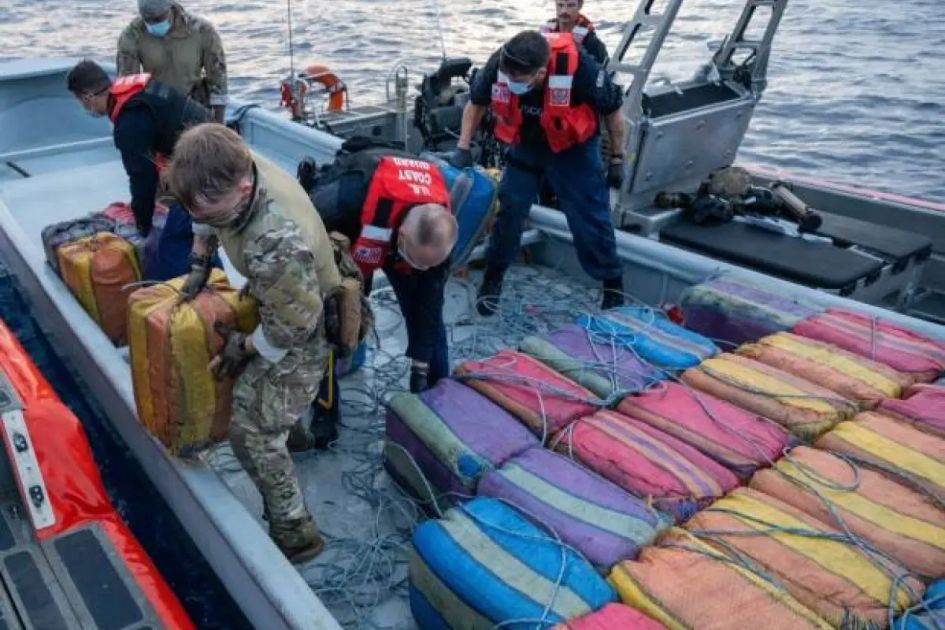 Ecuador y Estados Unidos incautan cerca de dos toneladas de droga en operaciones marítimas conjuntas