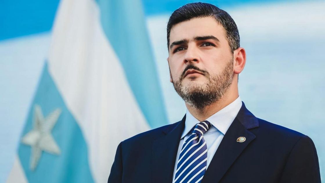 Analistas piden remoción de Aquiles Álvarez como alcalde de Guayaquil por ausencia injustificada