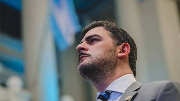 Fiscalía pide juicio contra Aquiles Álvarez por retiro ilegal de grillete