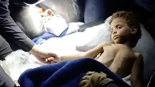 Rescatan a niño de 3 años tras sismos devastadores en Venezuela