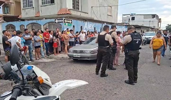 Asesinan a taxista informal en Machala mientras esperaba pasajeros