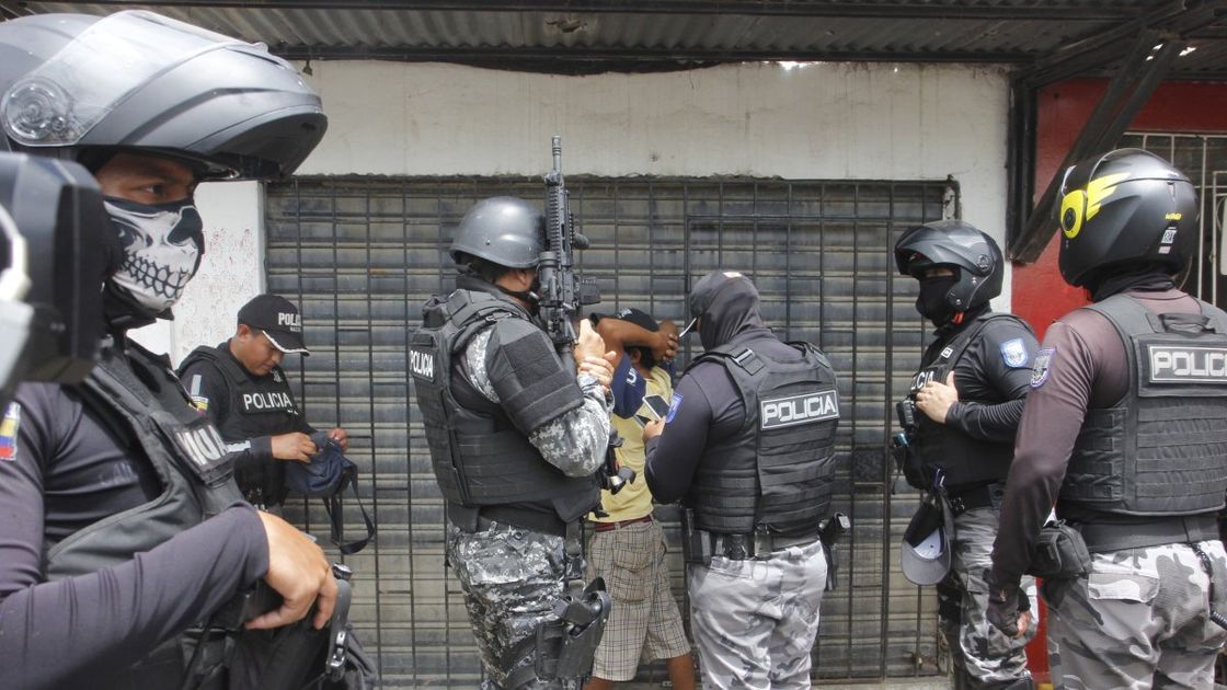 Fuerzas policiales intensifican operativos antiextorsión en la Entrada 8 tras alertas vecinales