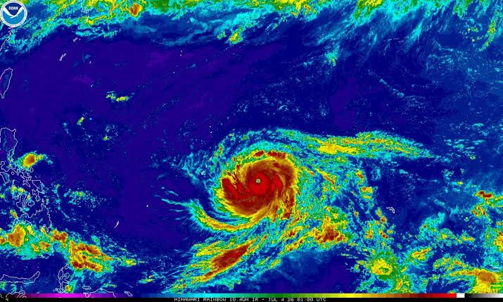 Supertifón Bavi amenaza Guam con vientos de categoría 5