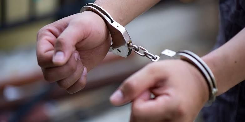 Condenan a 40 años a hijo por contratar sicario contra su madre en Quito