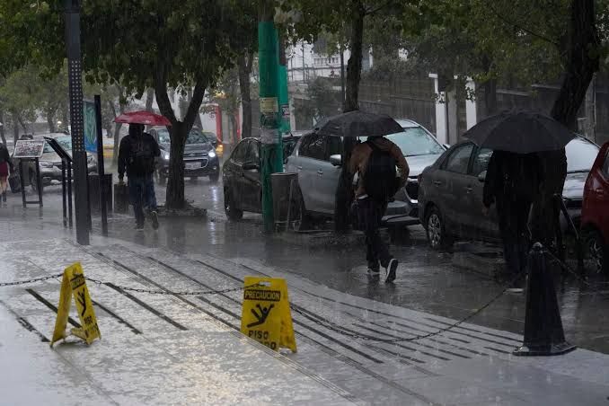 Inamhi emite alerta por lluvias intensas hasta el lunes 13 en Ecuador