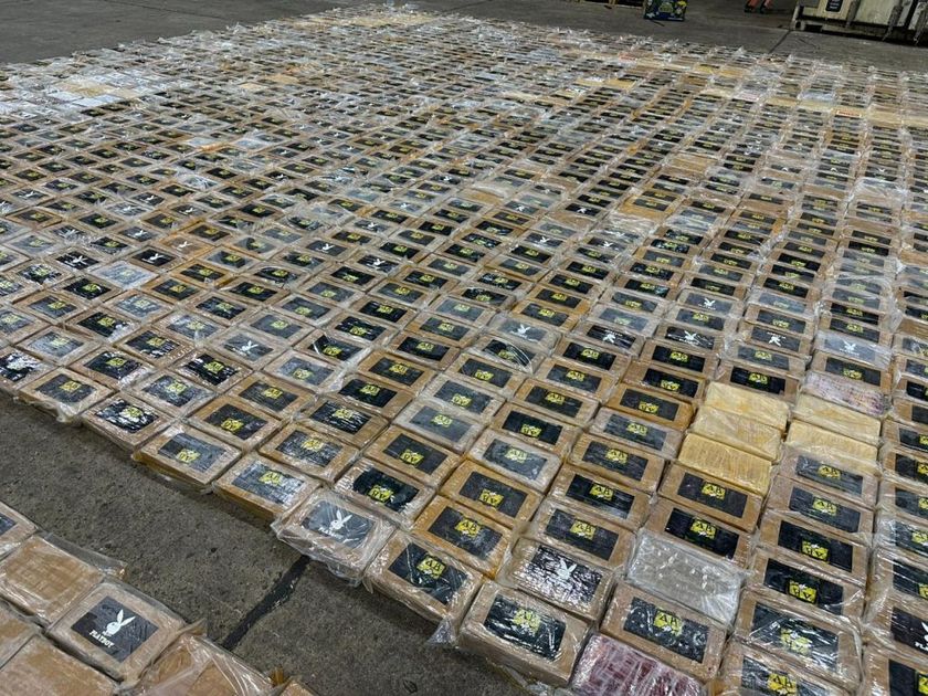 Operación en El Oro detiene a tres criminales y decomisa mil sobres de cocaína