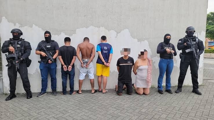 Policía y Fuerzas Armadas detienen a cinco presuntos asesinos de un menor en Puerto Balao