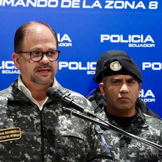 Noboa ordena resguardo policial y militar para el ministro Reimberg