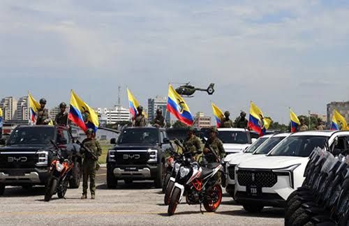 Gobierno entrega 139 vehículos a las FF.AA. para reforzar seguridad en Guayas