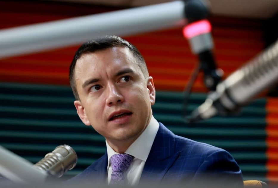 Noboa denuncia desprotección de frontera por narcogobierno colombiano y defiende tasa de seguridad