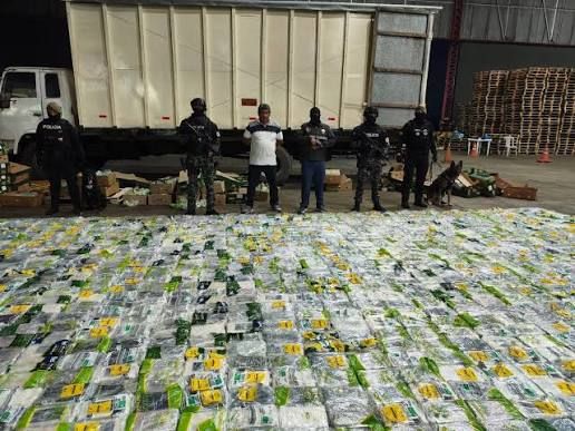 Policía Nacional decomisa mil bloques de cocaína destinados a Inglaterra en Puerto Bolívar