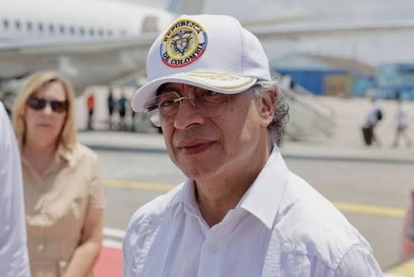 Petro advierte sobre riesgo terrorista en Cali antes de posesión de De la Espriella