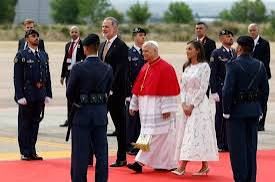 El Papa León XIV llega a España y es recibido por Pedro Sánchez y los Reyes Felipe
