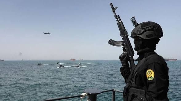 Irán asume el control militar del Estrecho de Ormuz mientras Pakistán convoca a EE.UU. para negociar