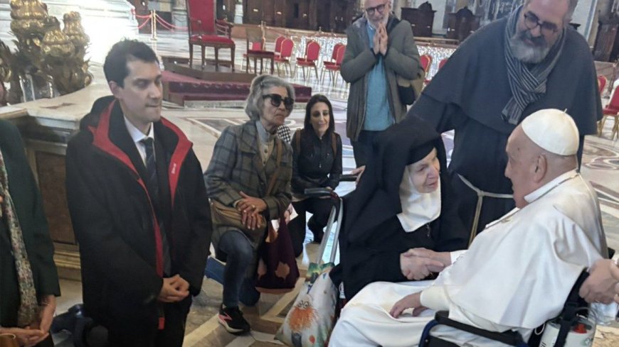 🔵 El papa Francisco reaparece en San Pedro y conmueve al mundo