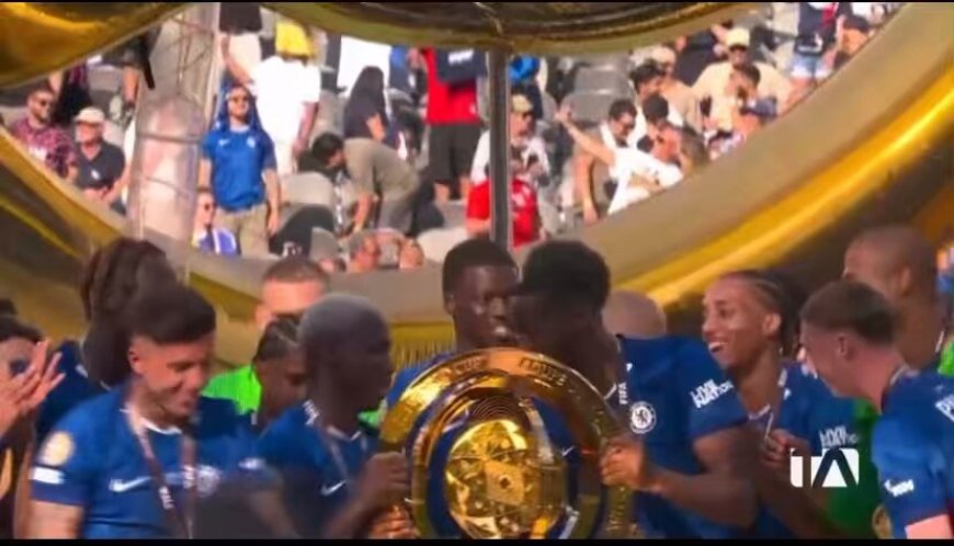 🫶 Moisés Caicedo levantando el título del Mundial de Clubes 😍 VIVA MOI, VIVA CAICEDO