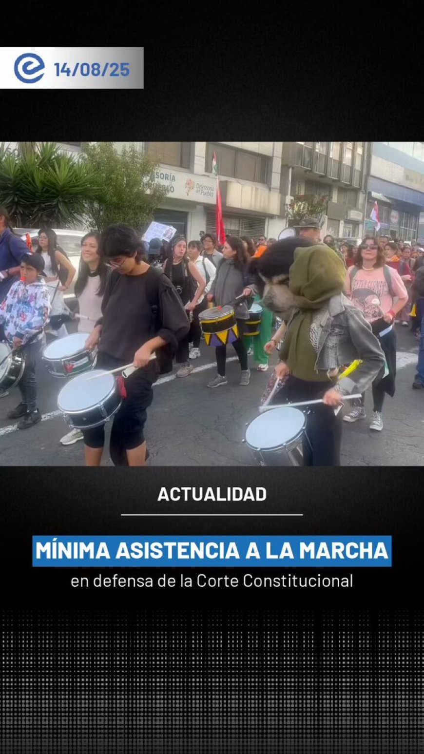 🔵 Avanza en Quito la marcha en defensa de la vida y en respaldo a la Corte Constitucional, recorriendo la avenida 12 de Octubre.