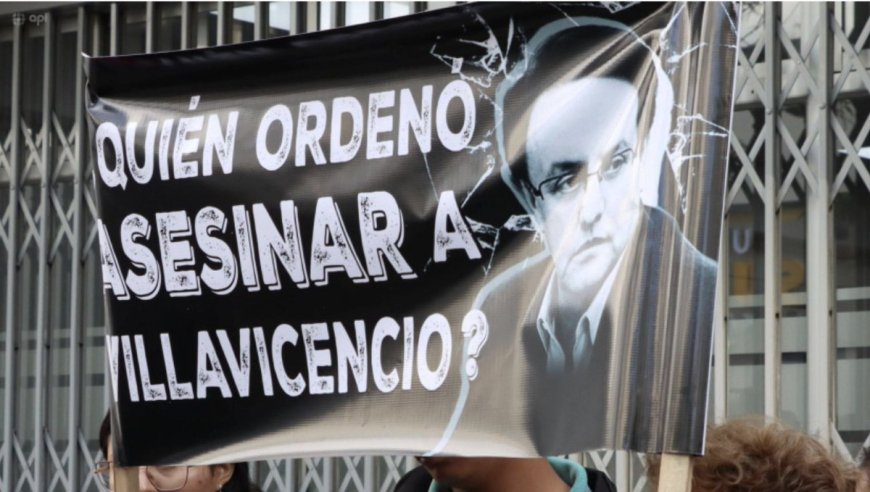 🔵 Un expolicía (RPHR), ahora detenido y protegido por Fiscalía, aseguró que José Serrano y Daniel Salcedo ordenaron vigilancias—con GPS, fotos y pagos —y que policías activos participaron en la operación. Sus declaraciones implican a exfuncionarios y abren preguntas sobre quiénes planearon el ataque.