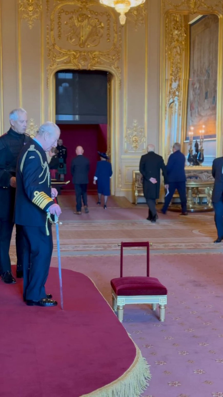 Sir David Beckham nombrado Caballero por el Rey en Windsor