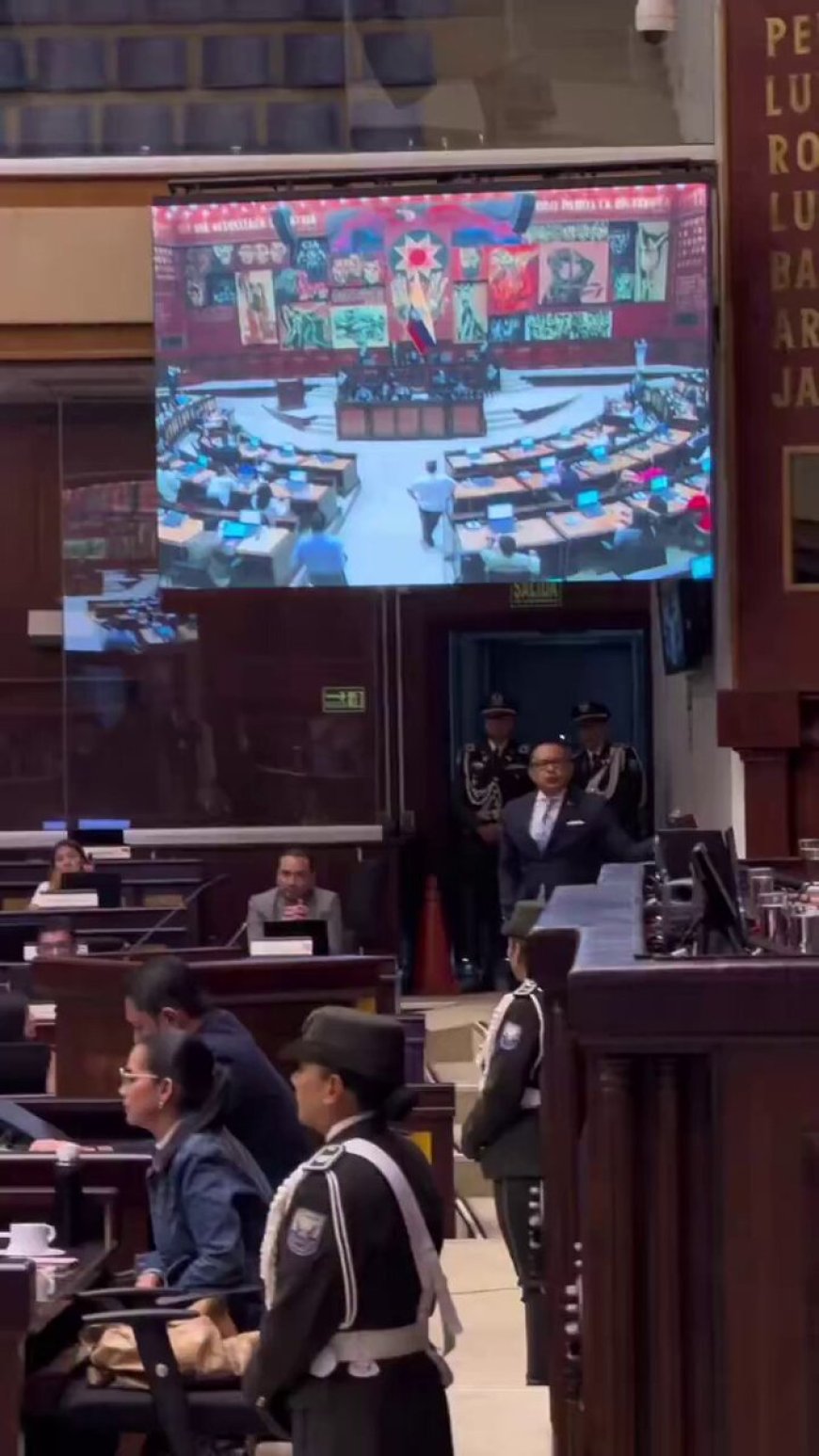 Niels Olsen responde a críticas: “La Asamblea es para debatir, no para hacer show”