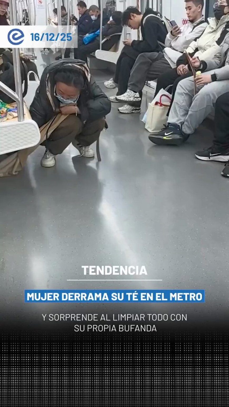 🔵 Una mujer se volvió viral tras derramar su té en el metro y limpiar el suelo con su propia bufanda, en un gesto que fue destacado por su civismo y responsabilidad.