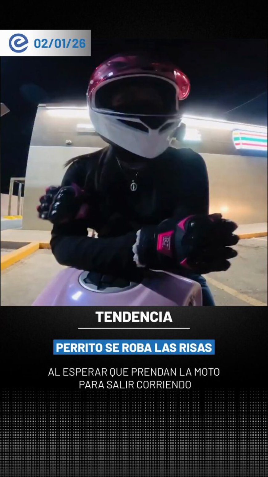 🔵 Un perrito se volvió viral por esperar pacientemente a que una joven encienda su moto para comenzar a correr tras ella.